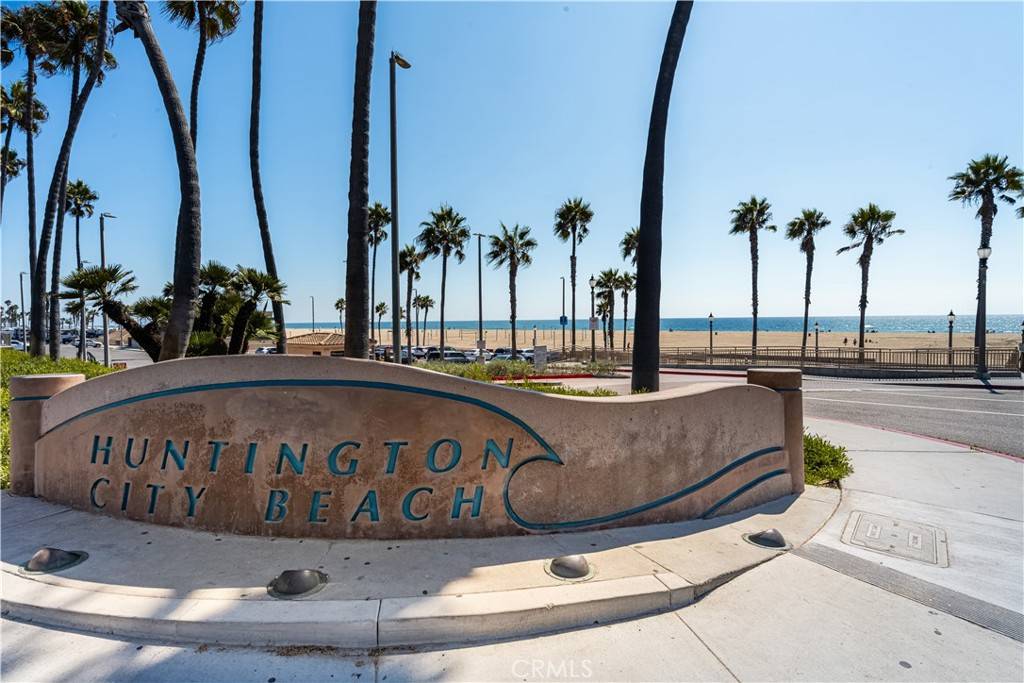 Huntington Beach, CA 92648,200 Main #110