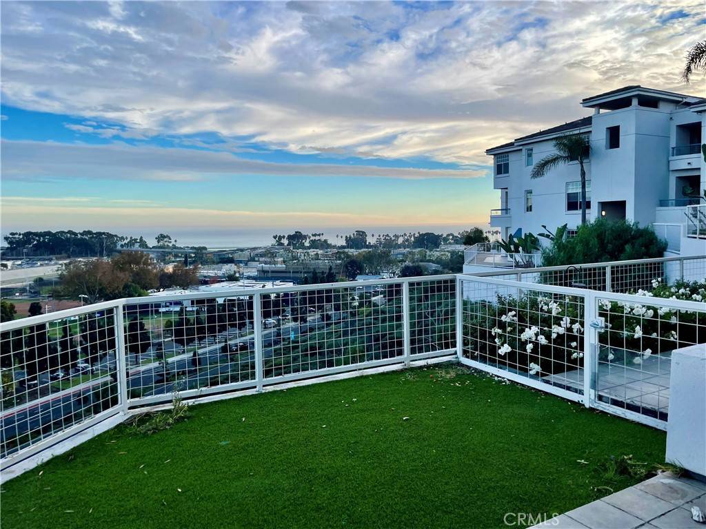 Dana Point, CA 92629,25442 Sea Bluffs DR #105