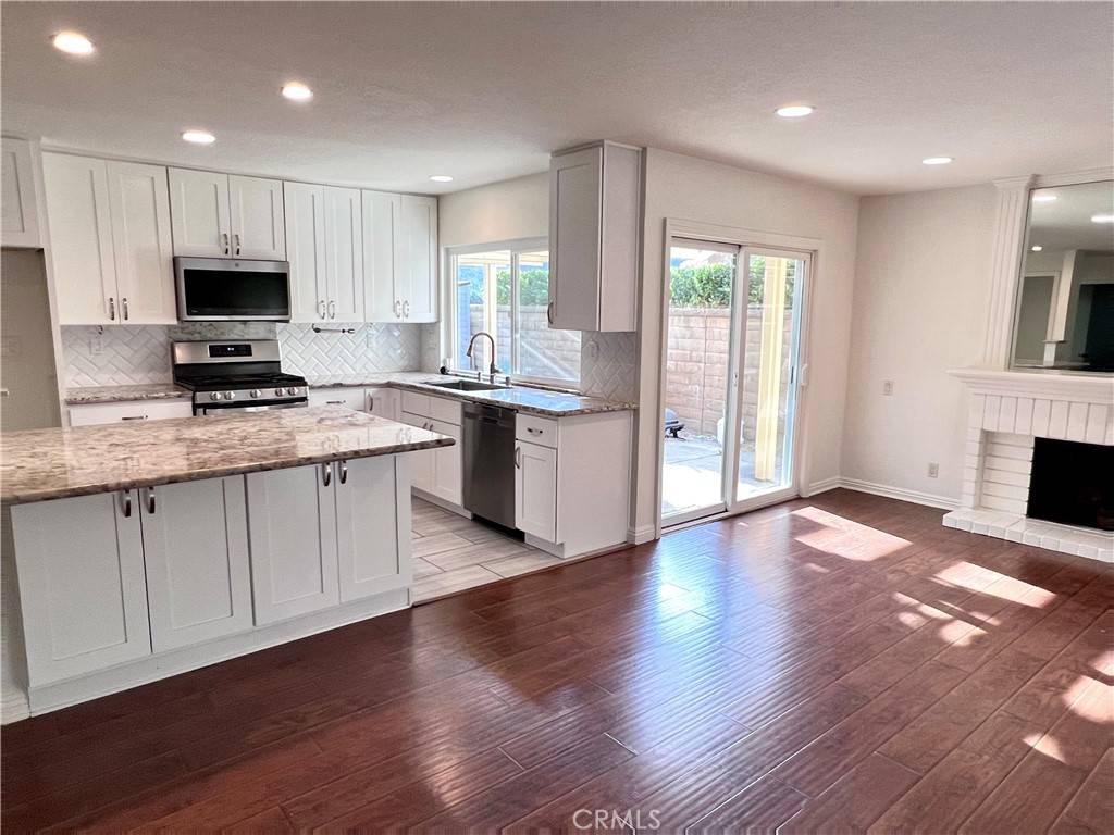 Laguna Hills, CA 92653,25182 York CIR