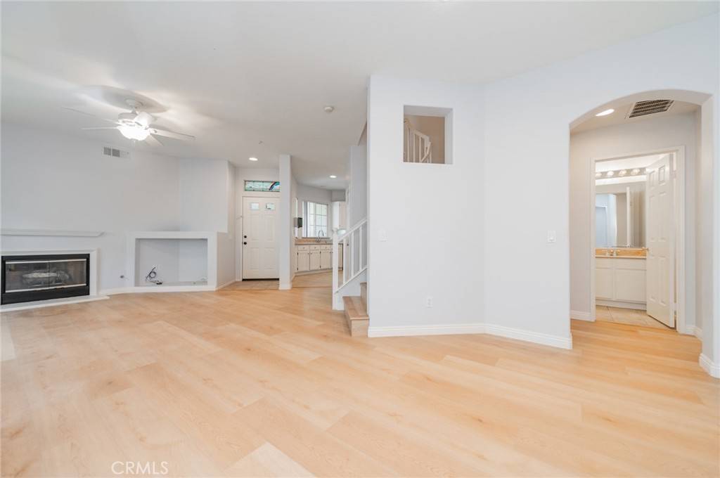 Irvine, CA 92620,807 Yorkshire
