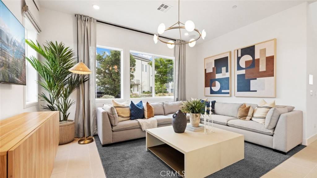 Irvine, CA 92618,169 Sawbuck