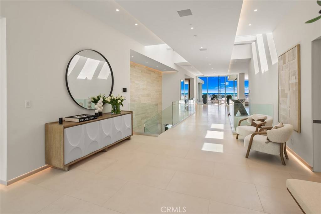 1119 Dolphin Corona Del Mar, CA 92625