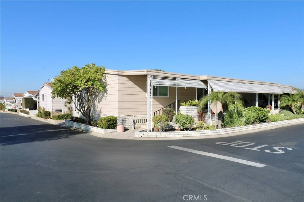 Yorba Linda, CA 92886,16959 Lake Ridge WAY #209