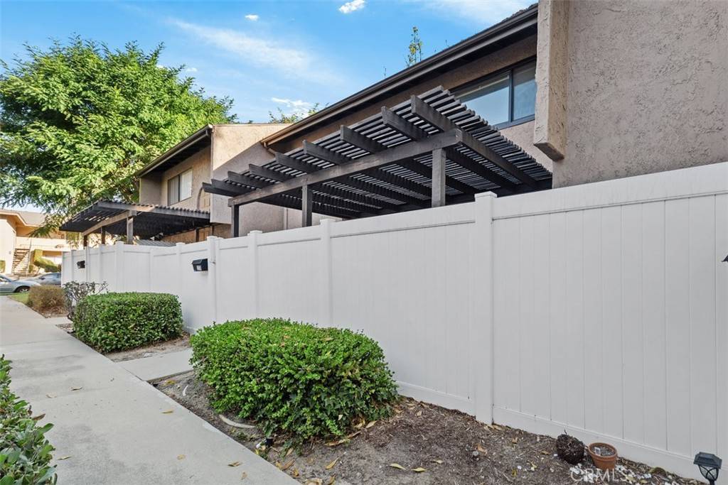 Fullerton, CA 92833,2278 Loma Alta DR #8