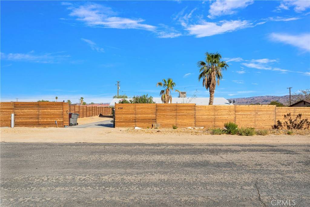 Joshua Tree, CA 92252,4789 Avenida Del Sol