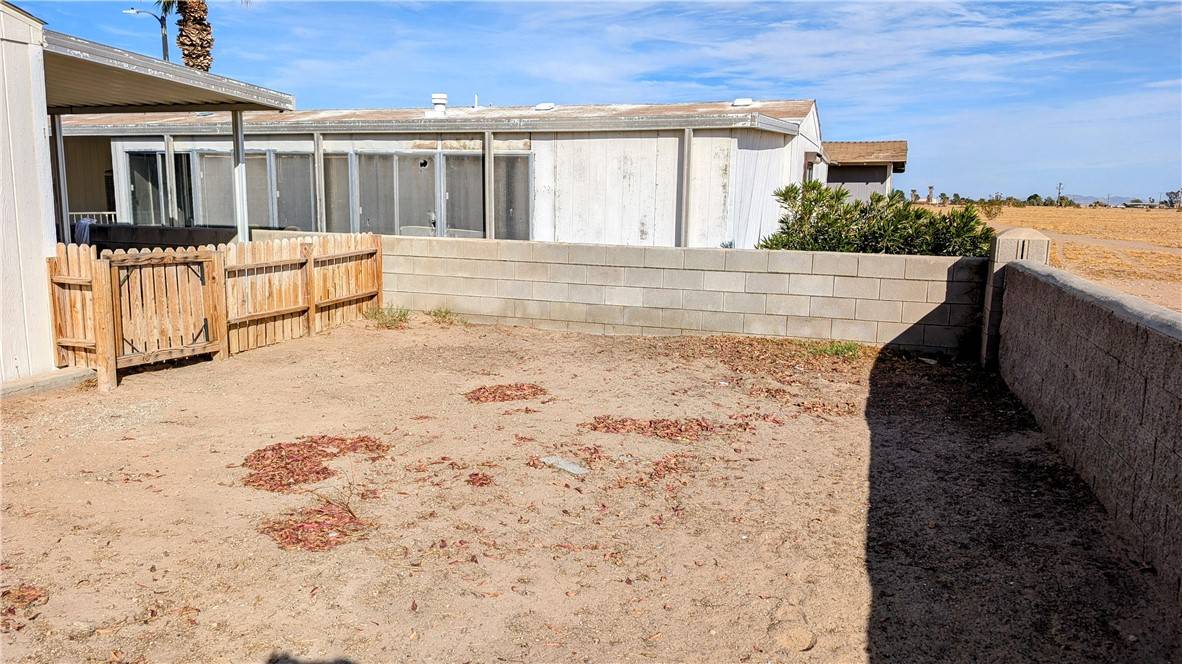 Blythe, CA 92225,3589 Wells Rd #64