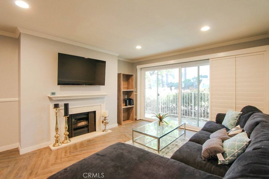 Newport Beach, CA 92663,200 Mcneil LN #102