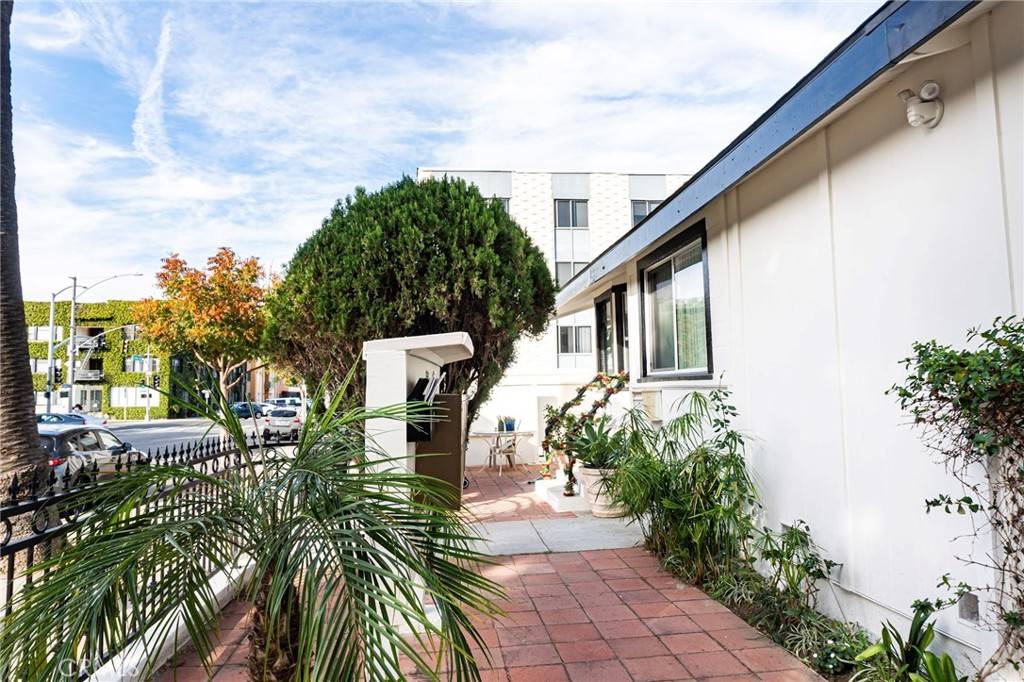Long Beach, CA 90802,240 Linden AVE #E