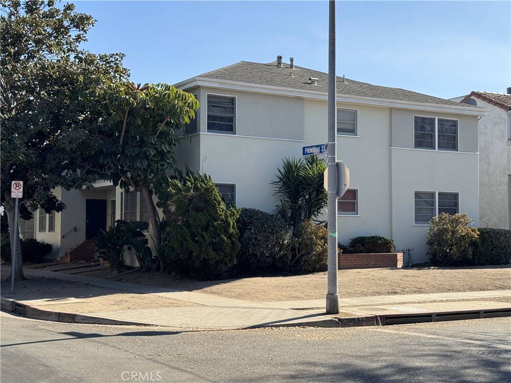 Los Angeles, CA 90019,5076 Pickford ST