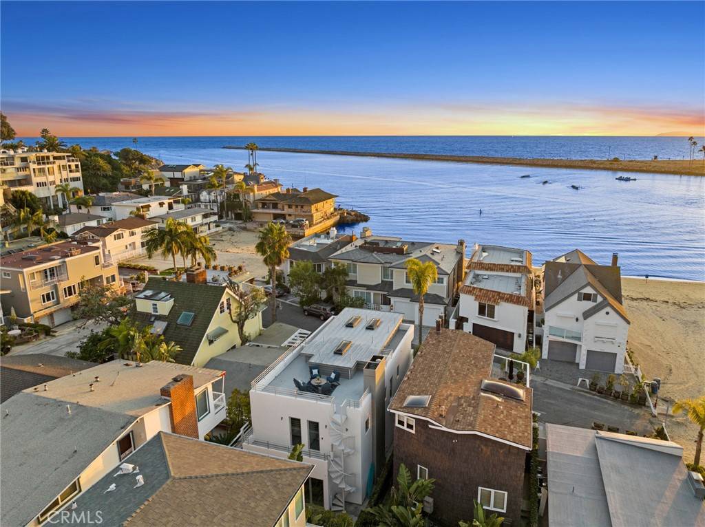 Corona Del Mar, CA 92625,2618 Cove ST