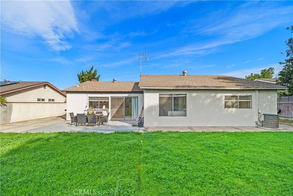 Corona, CA 92879,1572 Evergreen LN