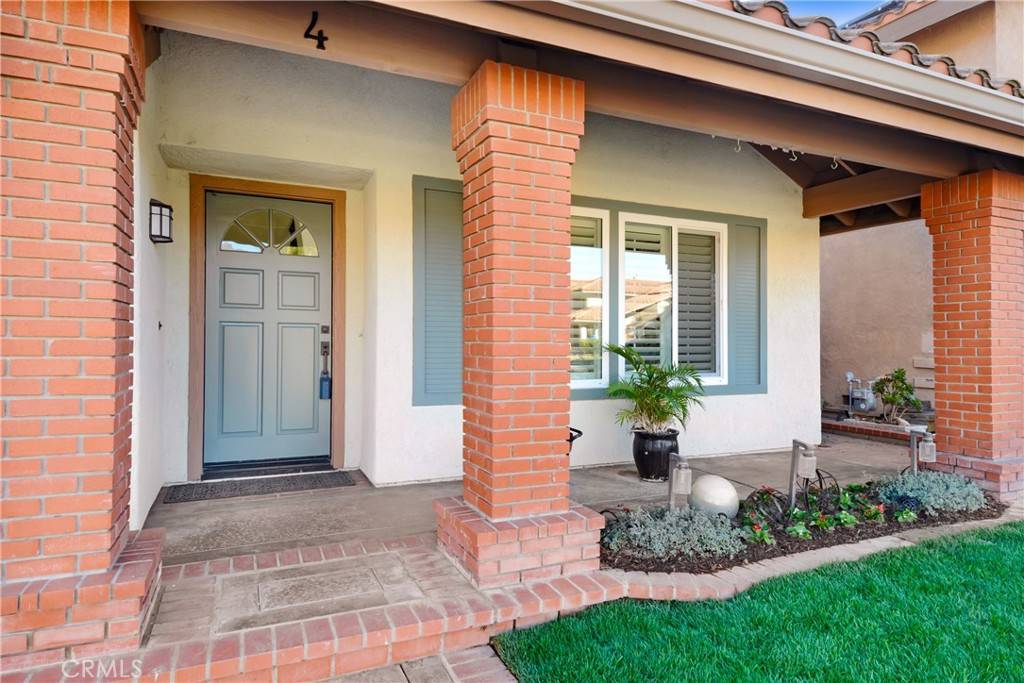 Rancho Santa Margarita, CA 92688,4 Via Adelfa