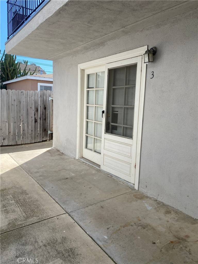 Huntington Beach, CA 92648,409 California ST #3