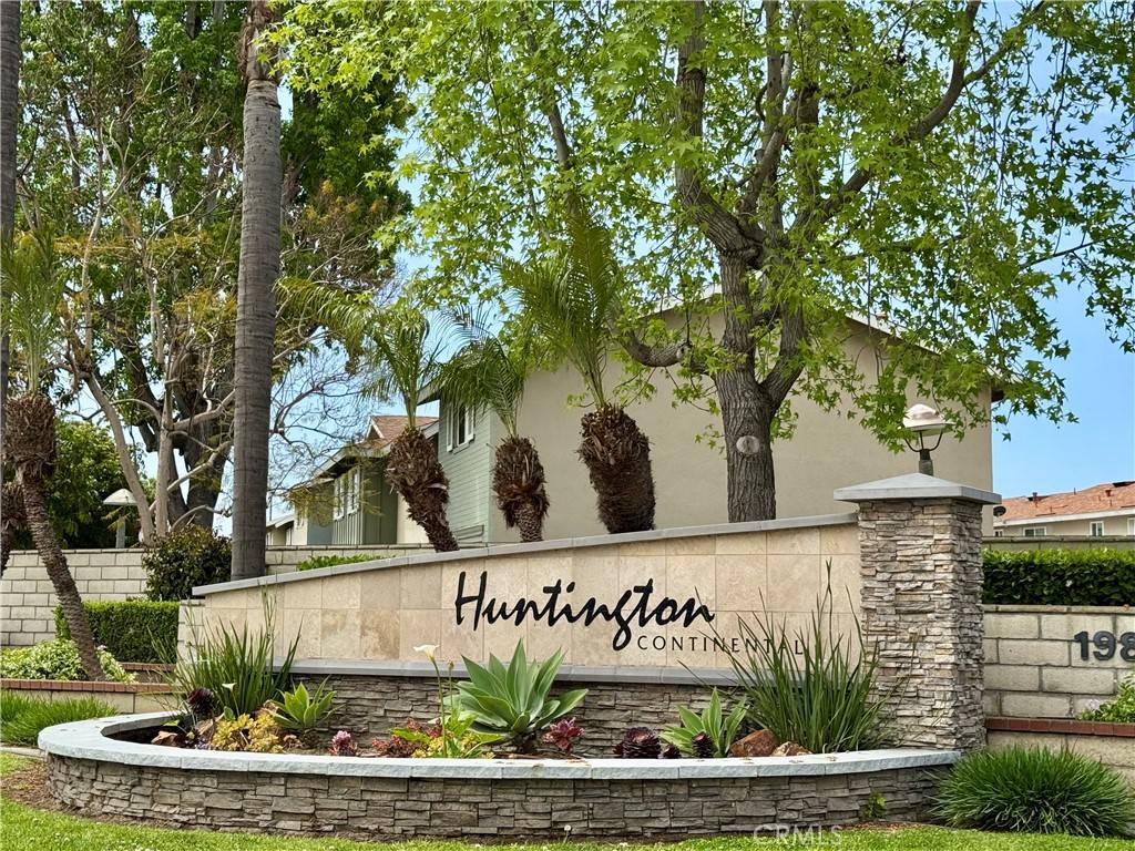 Huntington Beach, CA 92646,19860 Claremont LN