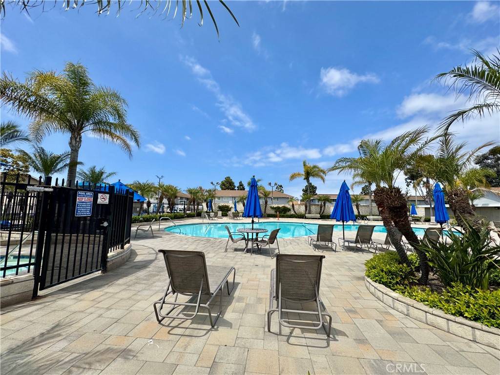Huntington Beach, CA 92646,19860 Claremont LN
