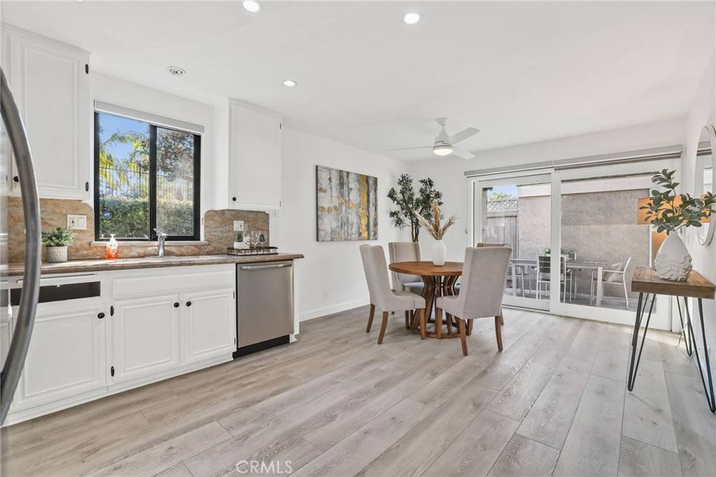 Newport Beach, CA 92663,2 Summerwalk CT #33