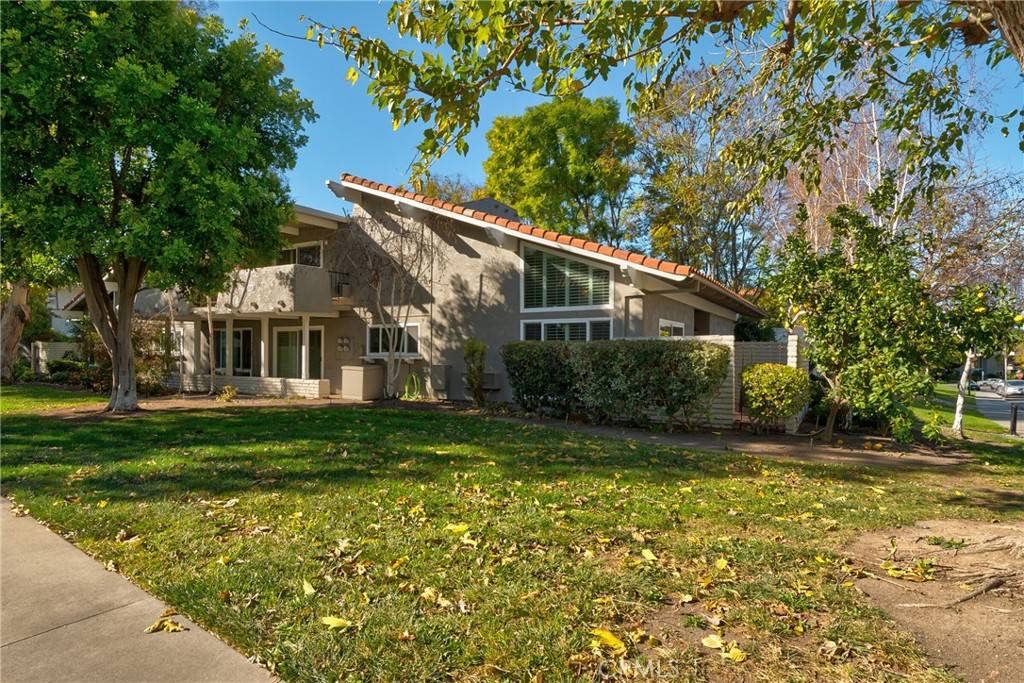 Laguna Woods, CA 92637,2351 Via Mariposa W #A