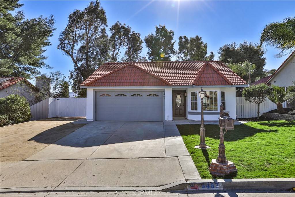 Corona, CA 92883,9467 Palm Canyon DR