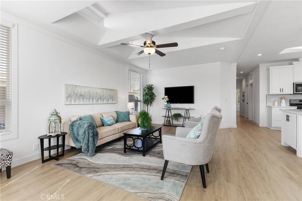7271 Katella Ave. AVE #21 Stanton, CA 90680