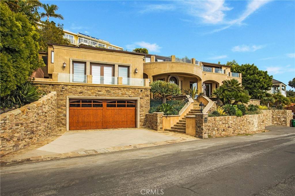 Laguna Beach, CA 92651,840 Canyon View DR