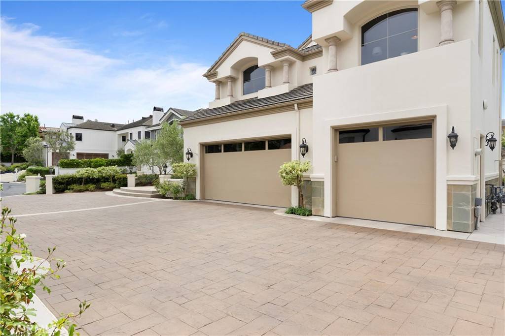 Huntington Beach, CA 92648,6752 Derby CIR