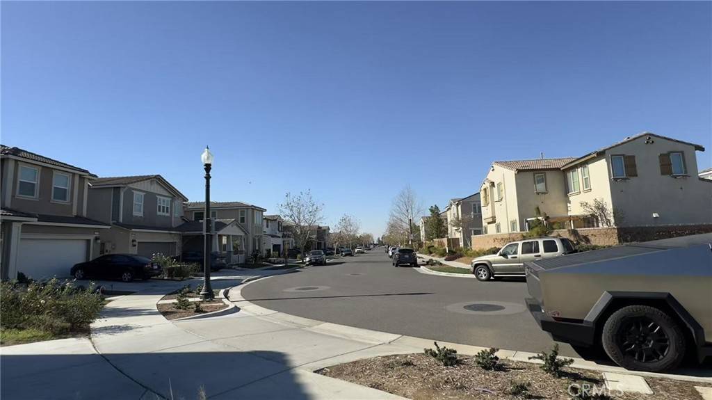 Ontario, CA 91762,3272 E Yellowstone DR
