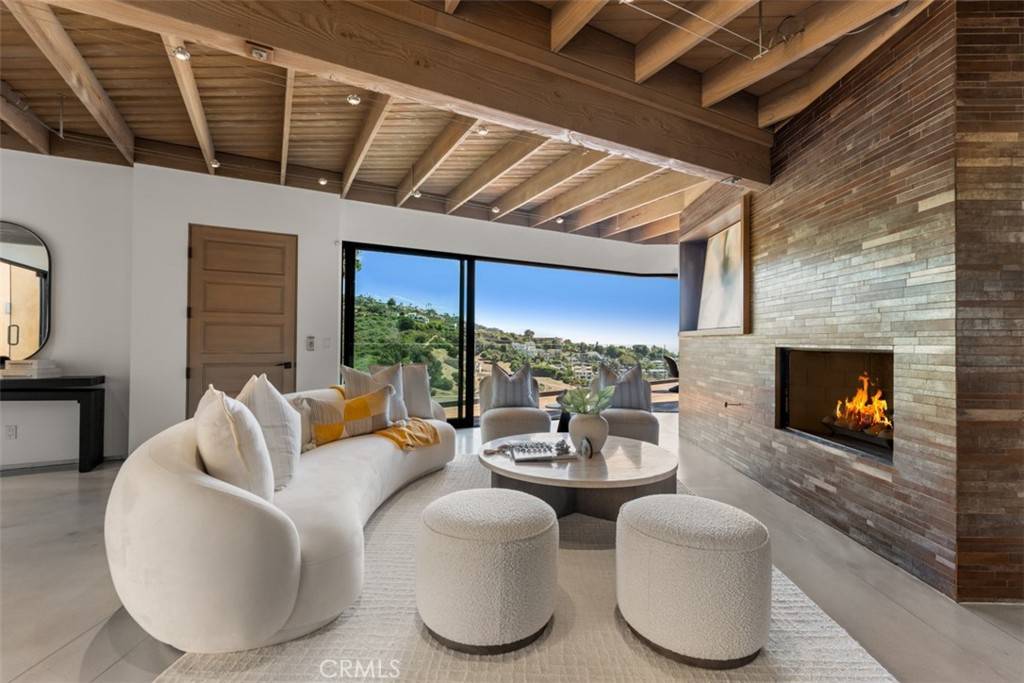 Laguna Beach, CA 92651,1074 Flamingo RD