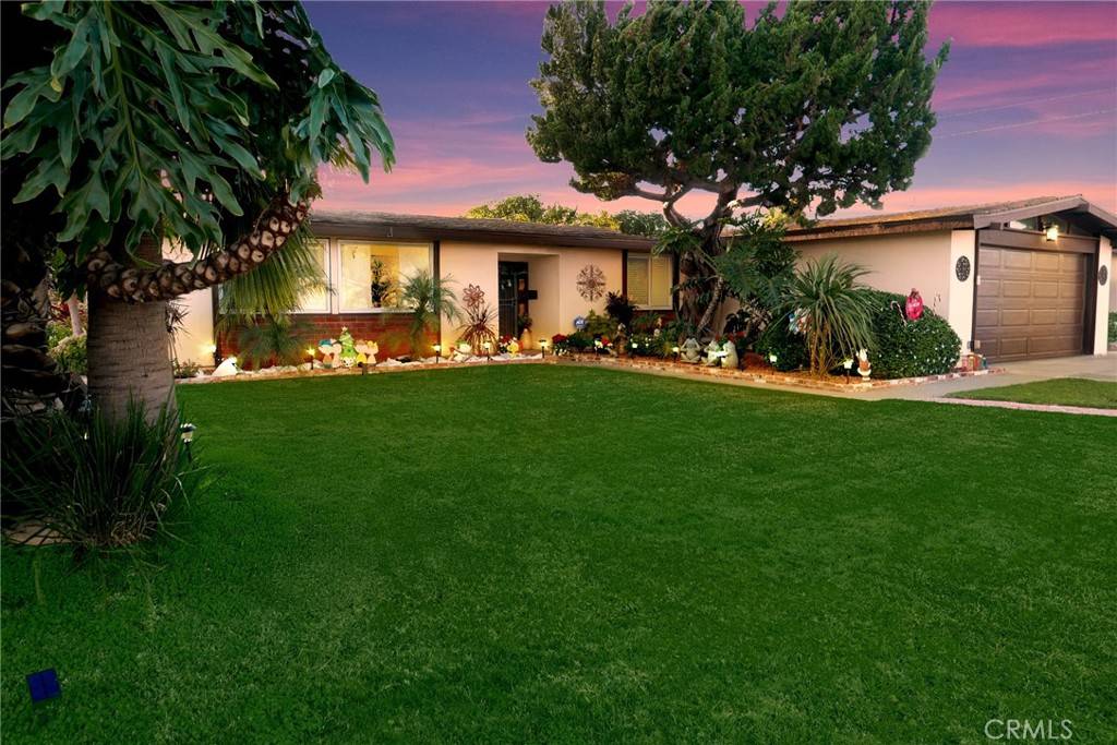 Costa Mesa, CA 92626,1641 Labrador DR