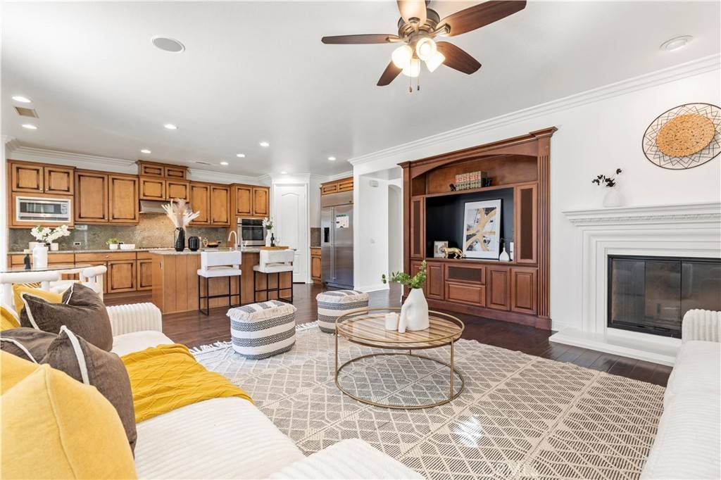 Yorba Linda, CA 92886,20100 Livorno LN