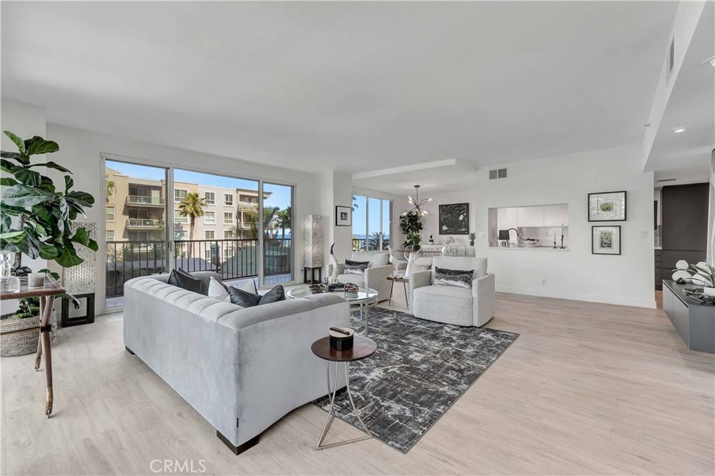 Long Beach, CA 90802,850 E Ocean BLVD E #301