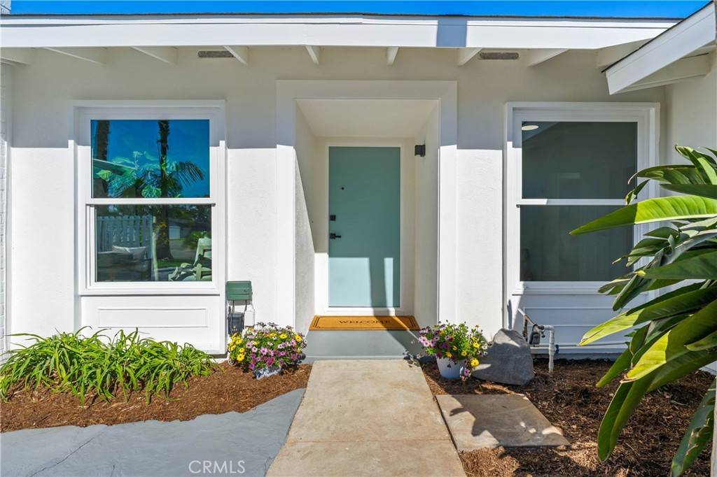 Costa Mesa, CA 92626,208 Amherst PL
