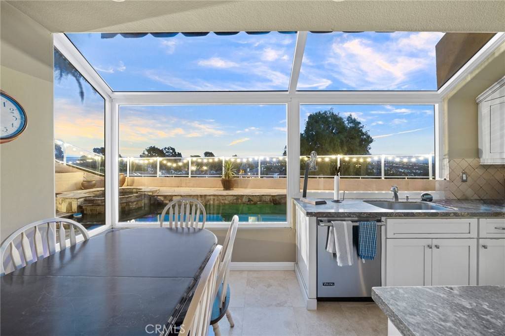 Laguna Hills, CA 92653,26622 White Oaks DR