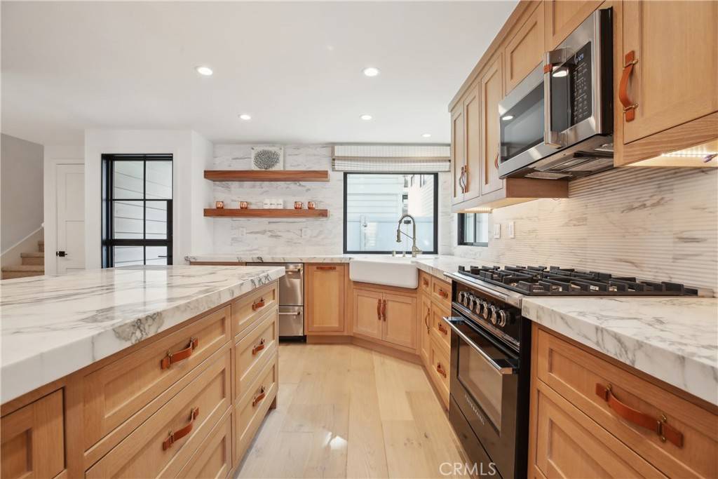 Newport Beach, CA 92663,1817 #A W Bay AVE #A