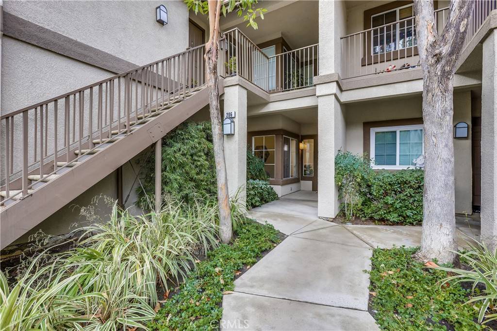 Lake Forest, CA 92610,206 Chaumont CIR