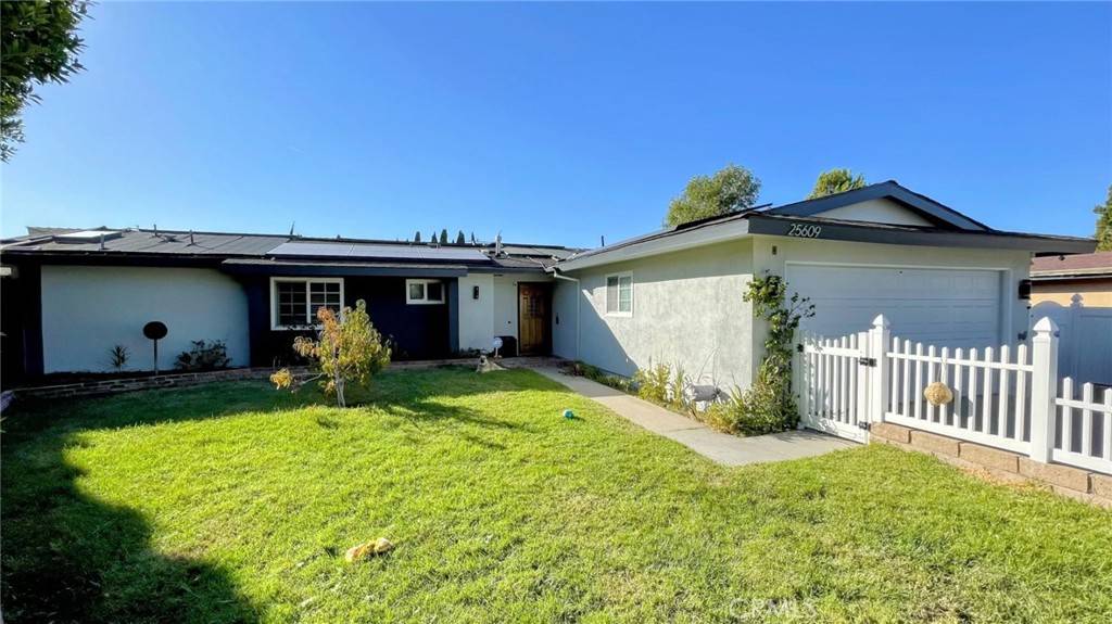 Newhall, CA 91321,25609 Oakbar CT