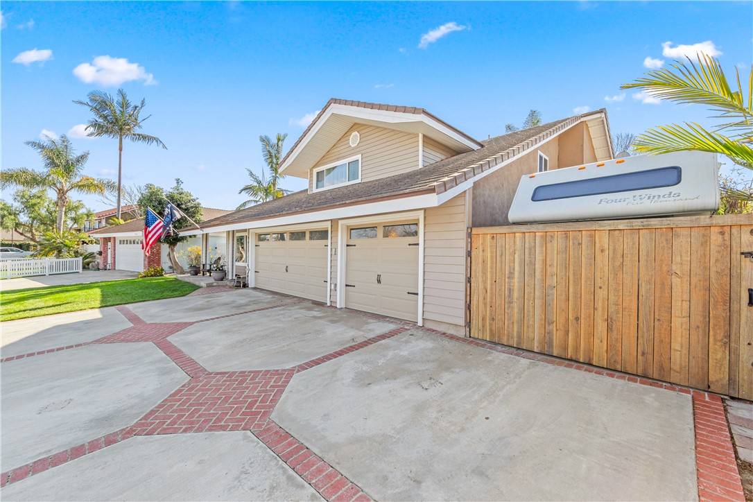 Huntington Beach, CA 92649,5622 Brighton DR