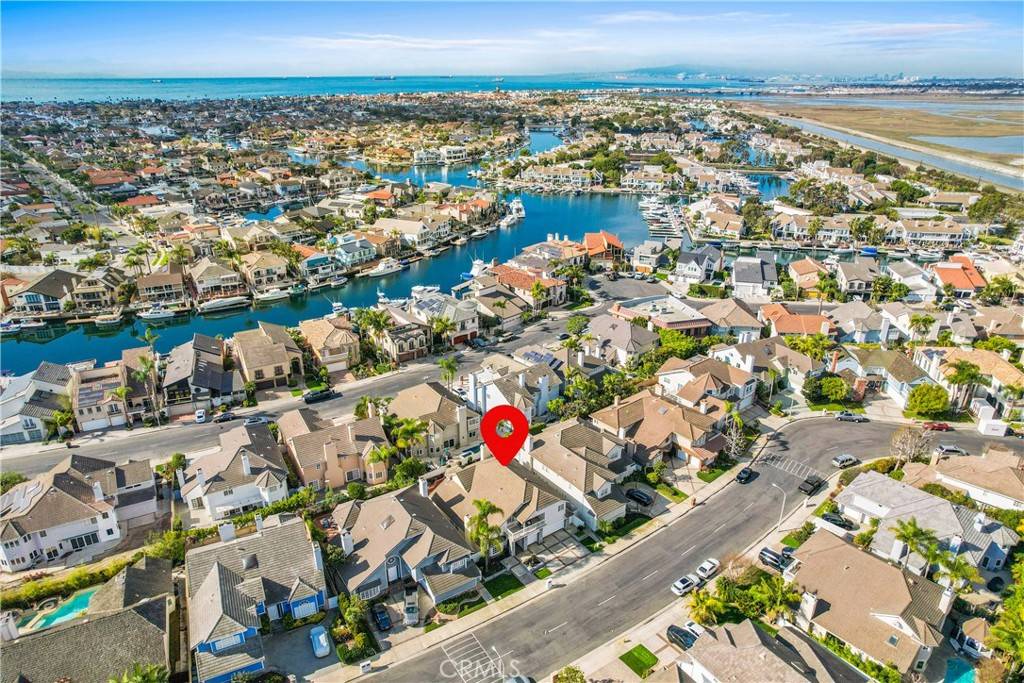 Huntington Beach, CA 92649,16135 Whitecap LN