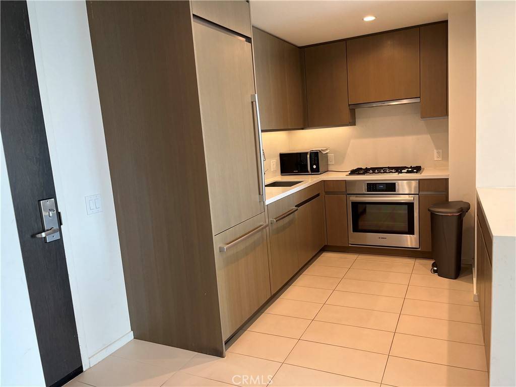 Los Angeles, CA 90017,889 Francisco St #2801