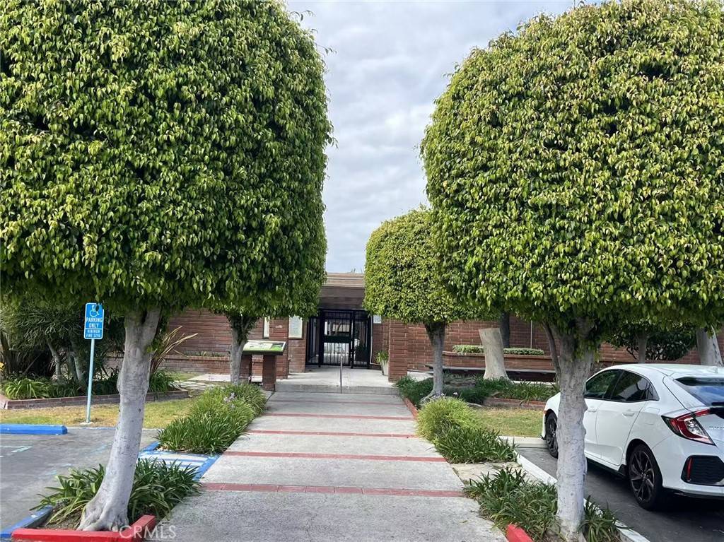 Santa Ana, CA 92704,2511 W Sunflower AVE #J2