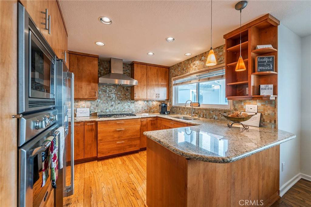 Huntington Beach, CA 92648,7412 Seabluff DR #107