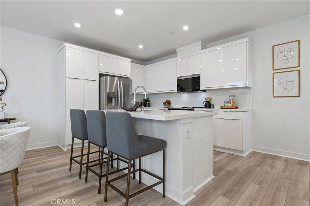 Santa Ana, CA 92705,601 S Lyon ST