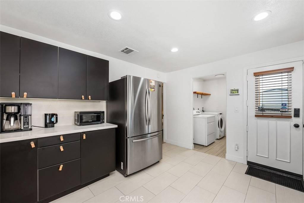 Inglewood, CA 90304,4134 W 107th ST