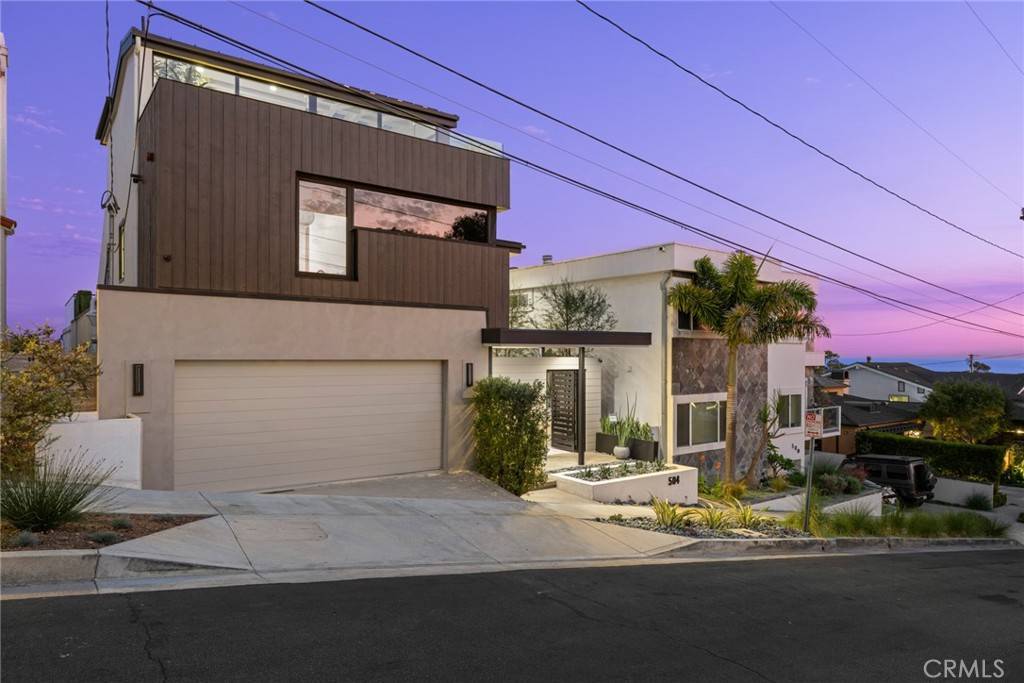 Corona Del Mar, CA 92625,504 Hazel DR