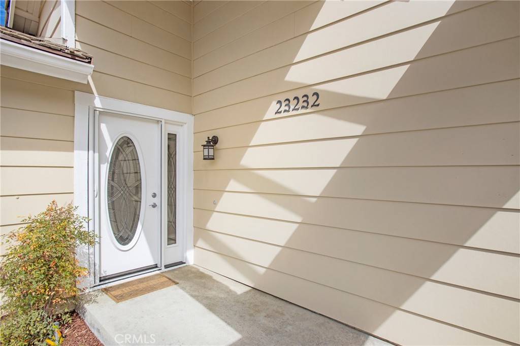 Mission Viejo, CA 92692,23232 Villena