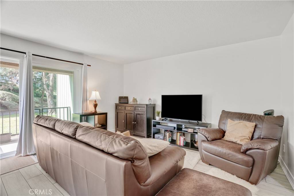 Corona, CA 92882,2576 Avenida Del #101