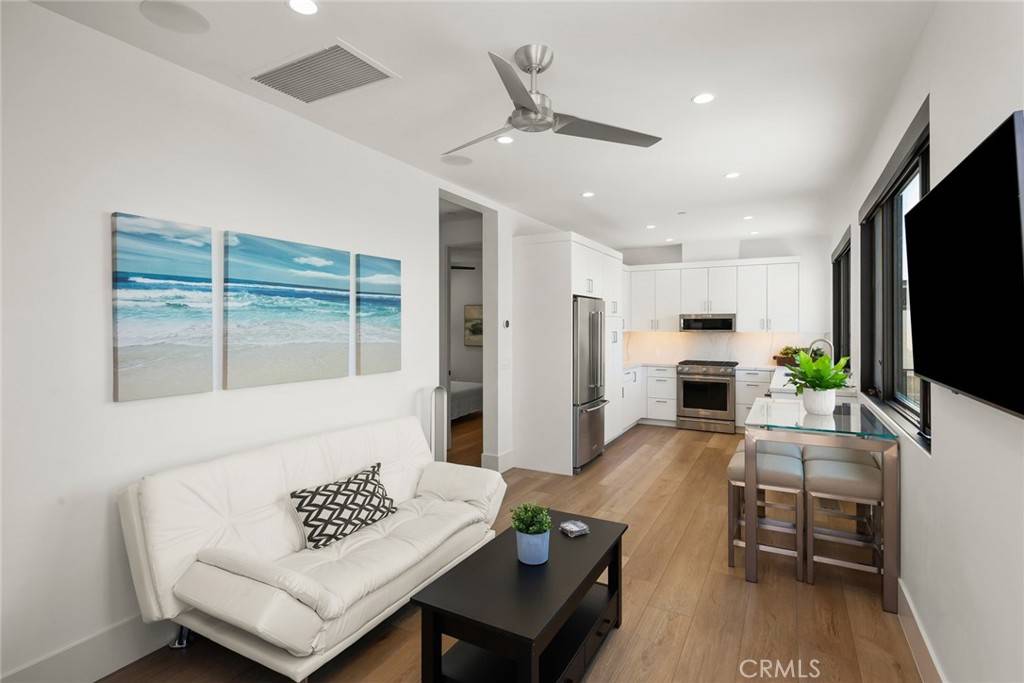 Laguna Beach, CA 92651,565 B Fern Street #B