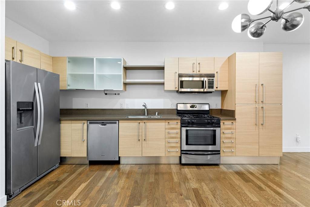 Los Angeles, CA 90017,1234 Wilshire BLVD #326