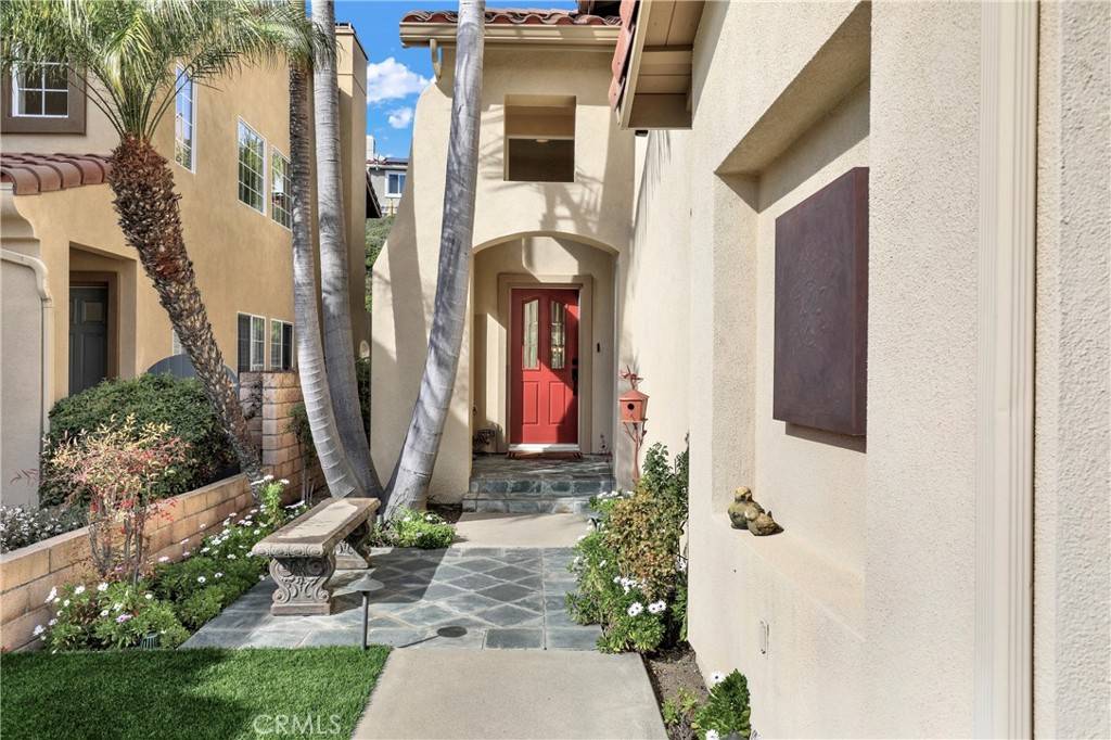 Laguna Niguel, CA 92677,25035 Footpath LN