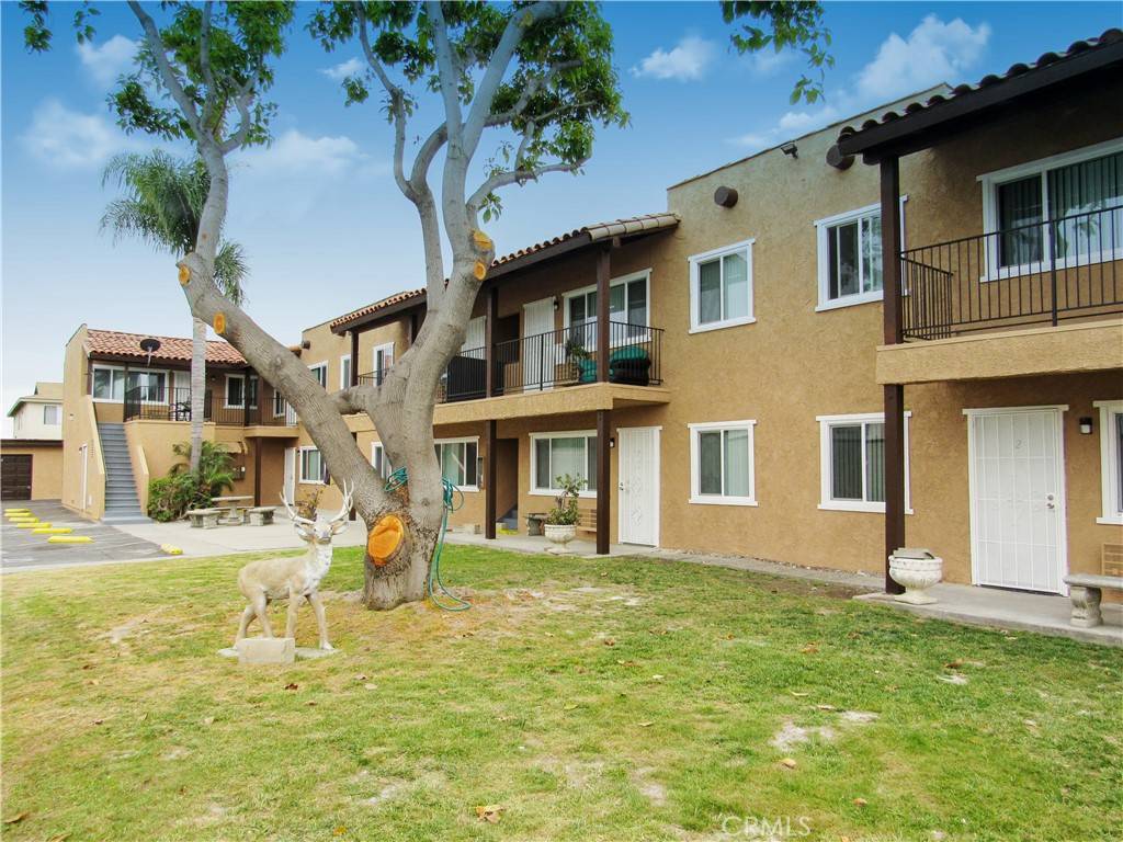 Stanton, CA 90680,7862 2nd ST