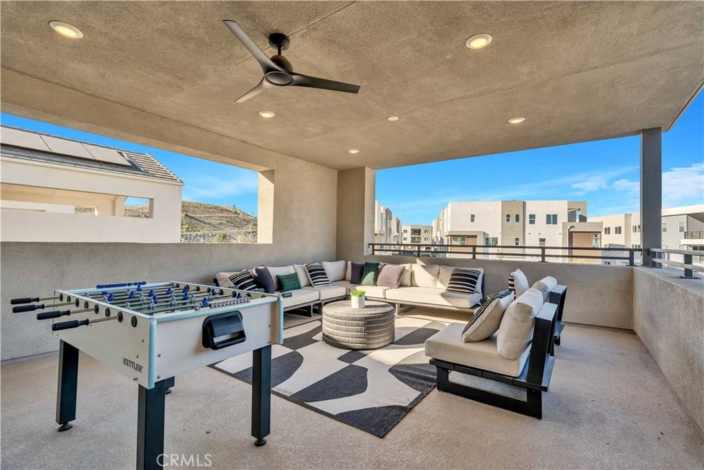 Valencia, CA 91381,26707 Beartown LN